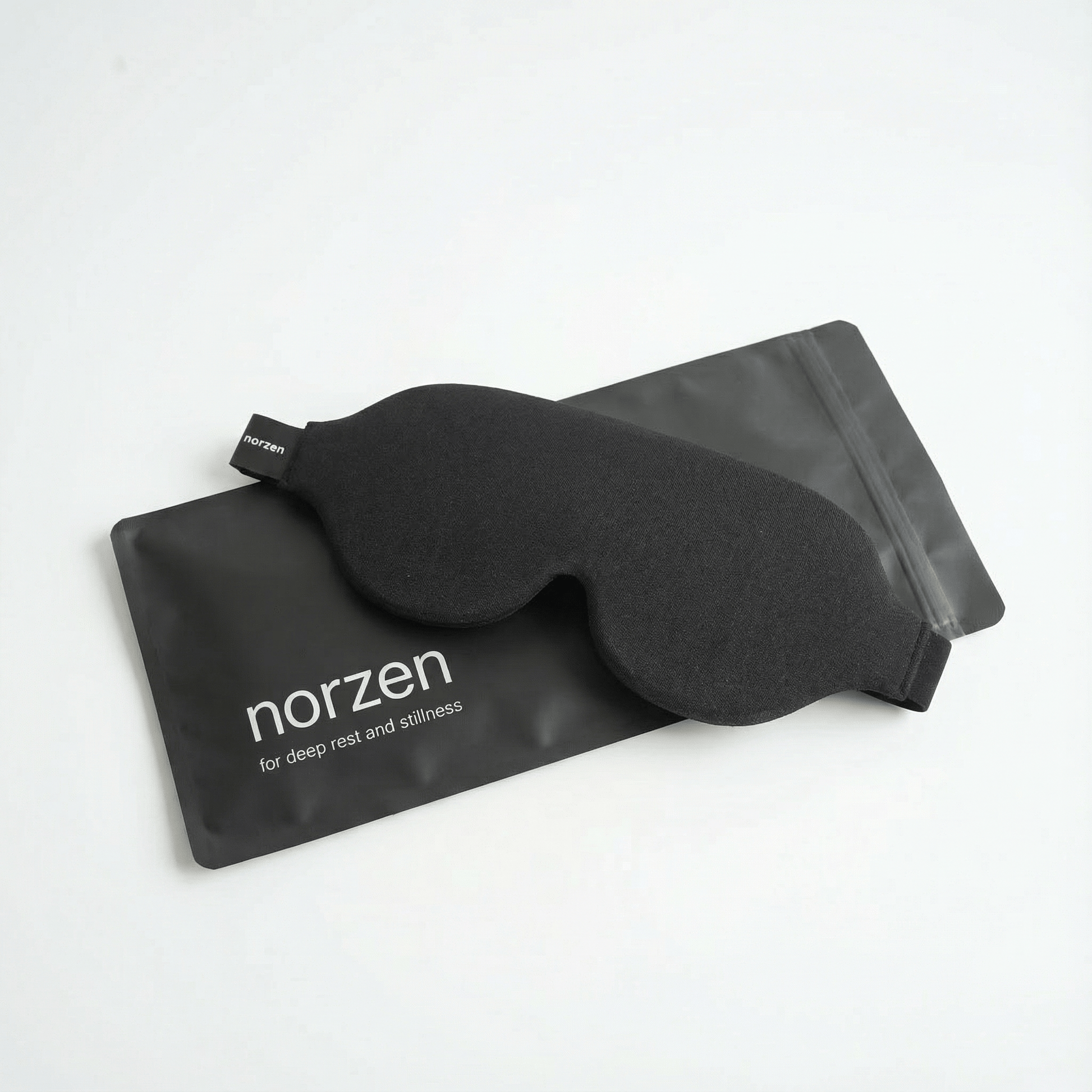 Norzen sovemaske med oppbevaringspose, designet for komfortabel søvn hjemme og på reise